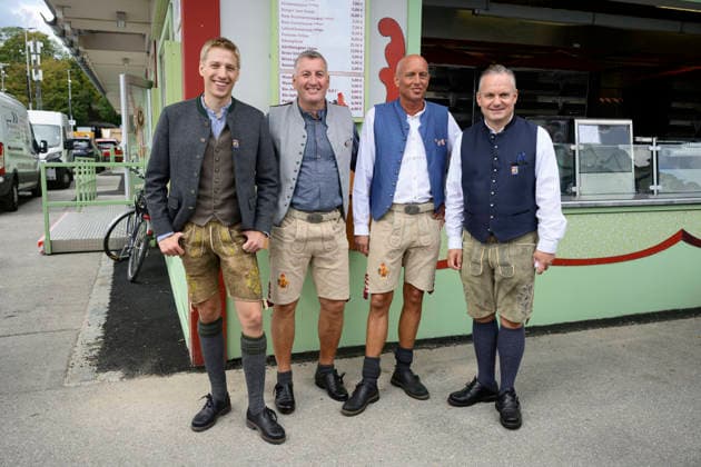 v.l. Dominik Krause (Oberbürgermeister von München), Christian Luff (PoschnerÂ s), Thomas Luff (PoschnerÂ s) und Christian Scharpf (Referent für Arbeit und Wirtschaft Wiesn-Chef) - Offizieller Presserundgang auf dem Oktoberfest Wiesn, München 17.09.2026