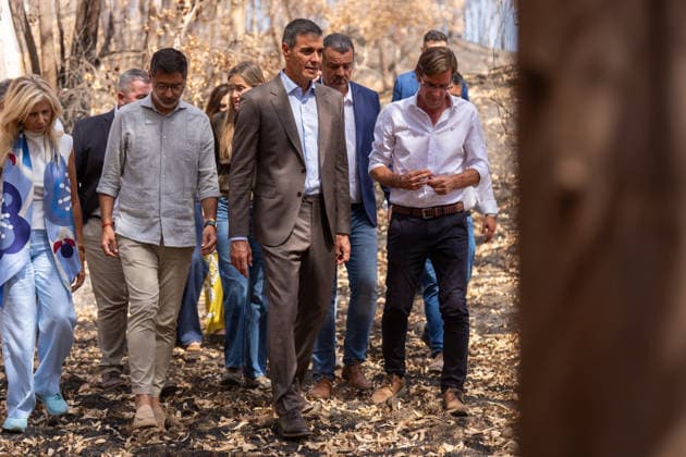Pedro Sánchez Meets in Niebla with the Mayors of the Municipalities Affected by the Fire. Prime Minister Pedro Sánchez visits the area devastated by this summer’s fire. September 17, 20226, in Niebla, Huelva, Andalusia, Spain. On Thursday, Spanish Prime Minister Pedro Sánchez called for action to address the causes of the Niebla fire—the largest wildfire in the country’s history—which, in his view, starkly revealed the consequences of a climate emergency, and for this reason, he has called for building, through public-private collaboration, a stronger and more prosperous country. SEPTEMBER 17, 2026 Francisco J Niebla, Huelva, Andalusia, Spain Niebla, Huelva, Andalusia, Spain Spain Copyright: xFranciscoxJ.xOlmox 7781613