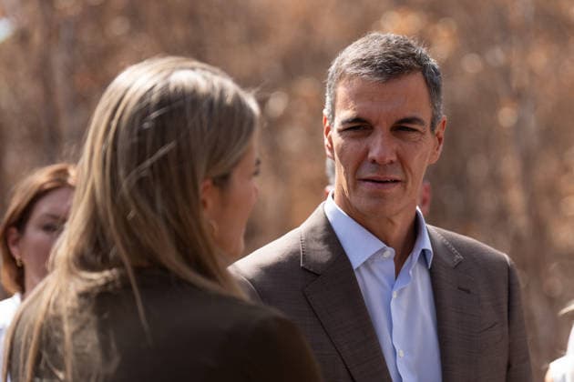 Pedro Sánchez Meets in Niebla with the Mayors of the Municipalities Affected by the Wildfire The Prime Minister, Pedro Sánchez, Visits the Area Devastated by This Summer’s Wildfire On September 17, 20226, in Niebla, Huelva, Andalusia, Spain The Prime Minister of Spain, Pedro Sánchez, called on Thursday for action to address the causes of the Niebla fire—the largest wildfire in the country’s history—which, in his view, starkly revealed the consequences of a climate emergency, and for that reason, he has called for building, through public-private collaboration, a stronger and more prosperous country. September 17, 2026 Francisco J Niebla, Huelva, Andalusia, Spain Niebla, Huelva, Andalusia, Spain Spain Copyright: xFranciscoxJ.xOlmox 7781624