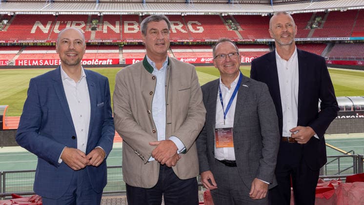 Interessensbekundung der Stadt Nürnberg, Freistaat Bayern und BLSV zu den Finals 20XX, Nürnberg, 17.09.2026 Im Max Morlock Stadion trafen sich Vertreter von Stadt, Freistaat und Verband zur Interessensbekundung für die Finals. Andreas Krieglstein, Dr. Markus Söder, Jörg Ammon und Niels Rossow posierten gemeinsam vor der Tribüne, um das Vorhaben zu unterstützen. Nürnberg Max Morlock Stadion Bayern Deutschland