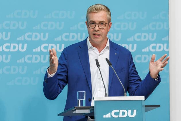 72 Stunden vor Schließung der Wahllokale lädt die CDU Berlin zum Wahlkampf-Schlussspurt ein 72 Stunden vor Schließung der Wahllokale lädt die CDU Berlin zum Wahlkampf-Schlussspurt mit Bundeskanzler Friedrich Merz und dem Spitzenkandidaten der CDU Berlin, Stefan Evers, in das Konrad-Adenauer-Haus ein. Unter dem Titel Extremisten von der Macht fernhalten. Lösungen aus der Mitte. am 17.09.2026 in Berlin. Stefan Evers spricht zu den Anwesenden. Berlin Berlin Deutschland CDU-Bundesgeschäftsstelle (Konrad-Adenauer-Haus)