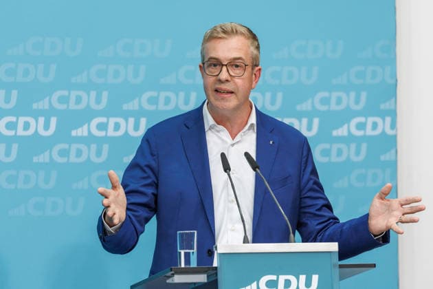 72 Stunden vor Schließung der Wahllokale lädt die CDU Berlin zum Wahlkampf-Schlussspurt ein 72 Stunden vor Schließung der Wahllokale lädt die CDU Berlin zum Wahlkampf-Schlussspurt mit Bundeskanzler Friedrich Merz und dem Spitzenkandidaten der CDU Berlin, Stefan Evers, in das Konrad-Adenauer-Haus ein. Unter dem Titel Extremisten von der Macht fernhalten. Lösungen aus der Mitte. am 17.09.2026 in Berlin. Stefan Evers spricht zu den Anwesenden. Berlin Berlin Deutschland CDU-Bundesgeschäftsstelle (Konrad-Adenauer-Haus)
