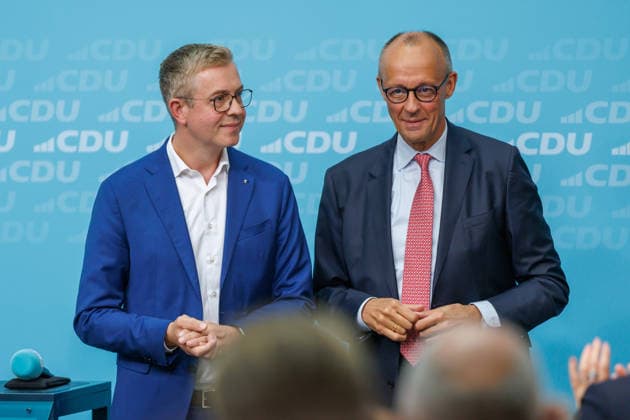 72 Stunden vor Schließung der Wahllokale lädt die CDU Berlin zum Wahlkampf-Schlussspurt ein 72 Stunden vor Schließung der Wahllokale lädt die CDU Berlin zum Wahlkampf-Schlussspurt mit Bundeskanzler Friedrich Merz und dem Spitzenkandidaten der CDU Berlin, Stefan Evers, in das Konrad-Adenauer-Haus ein. Unter dem Titel Extremisten von der Macht fernhalten. Lösungen aus der Mitte. am 17.09.2026 in Berlin. Berlin Berlin Deutschland CDU-Bundesgeschäftsstelle (Konrad-Adenauer-Haus)