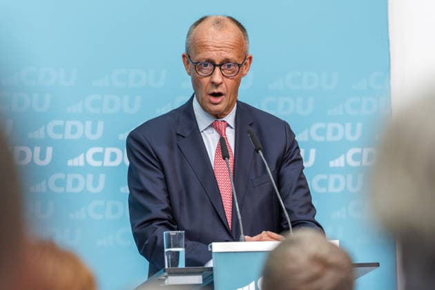 72 Stunden vor Schließung der Wahllokale lädt die CDU Berlin zum Wahlkampf-Schlussspurt ein 72 Stunden vor Schließung der Wahllokale lädt die CDU Berlin zum Wahlkampf-Schlussspurt mit Bundeskanzler Friedrich Merz und dem Spitzenkandidaten der CDU Berlin, Stefan Evers, in das Konrad-Adenauer-Haus ein. Unter dem Titel Extremisten von der Macht fernhalten. Lösungen aus der Mitte. am 17.09.2026 in Berlin. Bundeskanzler Friedrich Merz spricht zu den Anwesenden. Berlin Berlin Deutschland CDU-Bundesgeschäftsstelle (Konrad-Adenauer-Haus)