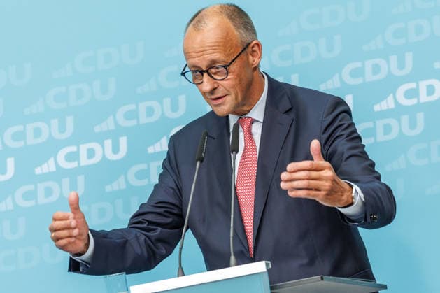 72 Stunden vor Schließung der Wahllokale lädt die CDU Berlin zum Wahlkampf-Schlussspurt ein 72 Stunden vor Schließung der Wahllokale lädt die CDU Berlin zum Wahlkampf-Schlussspurt mit Bundeskanzler Friedrich Merz und dem Spitzenkandidaten der CDU Berlin, Stefan Evers, in das Konrad-Adenauer-Haus ein. Unter dem Titel Extremisten von der Macht fernhalten. Lösungen aus der Mitte. am 17.09.2026 in Berlin. Bundeskanzler Friedrich Merz spricht zu den Anwesenden. Berlin Berlin Deutschland CDU-Bundesgeschäftsstelle (Konrad-Adenauer-Haus)