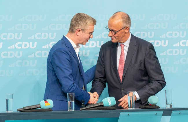 Friedrich Merz + Stefan Evers EUR, Deutschland, Berlin, 17.09.2026: Wahlkampf-Schlussspurt im Konrad-Adenauer-Haus mit dem Bundeskanzler Friedrich Merz und dem Berliner CDU Kandidaten Stefan Evers unter dem Motto Extremisten von der Macht fernhalten. Lösungen aus der Mitte.