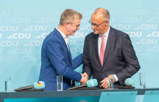 Friedrich Merz + Stefan Evers EUR, Deutschland, Berlin, 17.09.2026: Wahlkampf-Schlussspurt im Konrad-Adenauer-Haus mit dem Bundeskanzler Friedrich Merz und dem Berliner CDU Kandidaten Stefan Evers unter dem Motto Extremisten von der Macht fernhalten. Lösungen aus der Mitte.