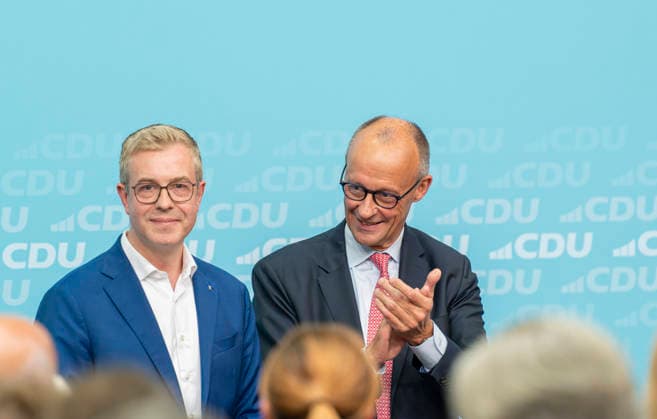 Friedrich Merz + Stefan Evers EUR, Deutschland, Berlin, 17.09.2026: Wahlkampf-Schlussspurt im Konrad-Adenauer-Haus mit dem Bundeskanzler Friedrich Merz und dem Berliner CDU Kandidaten Stefan Evers unter dem Motto Extremisten von der Macht fernhalten. Lösungen aus der Mitte.