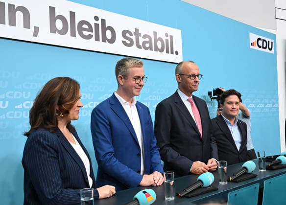 Chancellor Merz joins Evers for CDU Berlin’s Final Campaign Push in Berlin BERLIN, GERMANY - SEPTEMBER 17: Federal Chancellor Friedrich Merz and CDU Berlin lead candidate Stefan Evers take part in the final phase of the CDU’s Berlin election campaign under the motto: Keeping Extremists Out of Power. Solutions from the Centre , at the CDU Federal Headquarters in Berlin, Germany, on September 17, 2026. The Berlin House of Representatives election will take place on September 20, 2026. Volodymyr Sindieiev Anadolu Berlin Germany. Editorial use only. Please get in touch for any other usage.  Copyright: x2026xAnadoluxVolodymyrxSindieievx