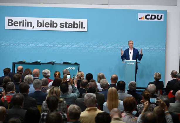 Chancellor Merz joins Evers for CDU Berlin’s Final Campaign Push in Berlin BERLIN, GERMANY - SEPTEMBER 17: Federal Chancellor Friedrich Merz (not seen) and CDU Berlin lead candidate Stefan Evers take part in the final phase of the CDU’s Berlin election campaign under the motto: Keeping Extremists Out of Power. Solutions from the Centre , at the CDU Federal Headquarters in Berlin, Germany, on September 17, 2026. The Berlin House of Representatives election will take place on September 20, 2026. Volodymyr Sindieiev Anadolu Berlin Germany. Editorial use only. Please get in touch for any other usage.  Copyright: x2026xAnadoluxVolodymyrxSindieievx