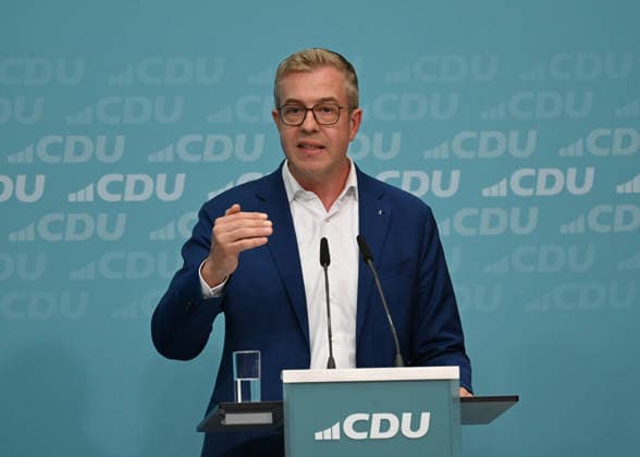 Chancellor Merz joins Evers for CDU Berlin’s Final Campaign Push in Berlin BERLIN, GERMANY - SEPTEMBER 17: Federal Chancellor Friedrich Merz (not seen) and CDU Berlin lead candidate Stefan Evers take part in the final phase of the CDU’s Berlin election campaign under the motto: Keeping Extremists Out of Power. Solutions from the Centre , at the CDU Federal Headquarters in Berlin, Germany, on September 17, 2026. The Berlin House of Representatives election will take place on September 20, 2026. Volodymyr Sindieiev Anadolu Berlin Germany. Editorial use only. Please get in touch for any other usage.  Copyright: x2026xAnadoluxVolodymyrxSindieievx