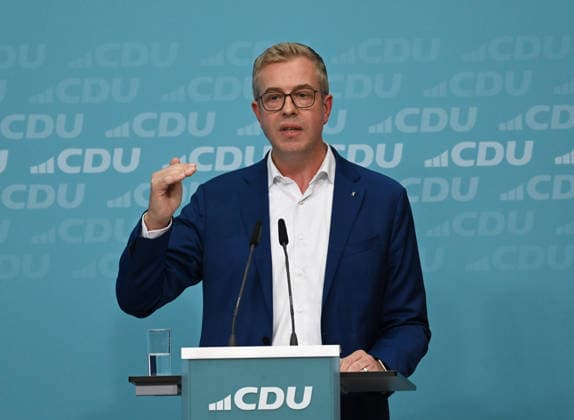 Chancellor Merz joins Evers for CDU Berlin’s Final Campaign Push in Berlin BERLIN, GERMANY - SEPTEMBER 17: Federal Chancellor Friedrich Merz (not seen) and CDU Berlin lead candidate Stefan Evers take part in the final phase of the CDU’s Berlin election campaign under the motto: Keeping Extremists Out of Power. Solutions from the Centre , at the CDU Federal Headquarters in Berlin, Germany, on September 17, 2026. The Berlin House of Representatives election will take place on September 20, 2026. Volodymyr Sindieiev Anadolu Berlin Germany. Editorial use only. Please get in touch for any other usage.  Copyright: x2026xAnadoluxVolodymyrxSindieievx