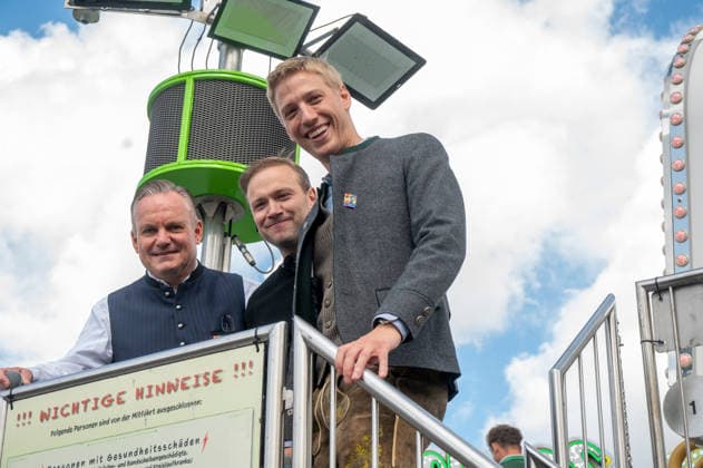 Muenchen, Wiesn, beim Presserundgang 5. Station , Chaos Pendel v. l. Dr. Christian Scharpf, Willi Ottens Ju. OB Dominik Krause,