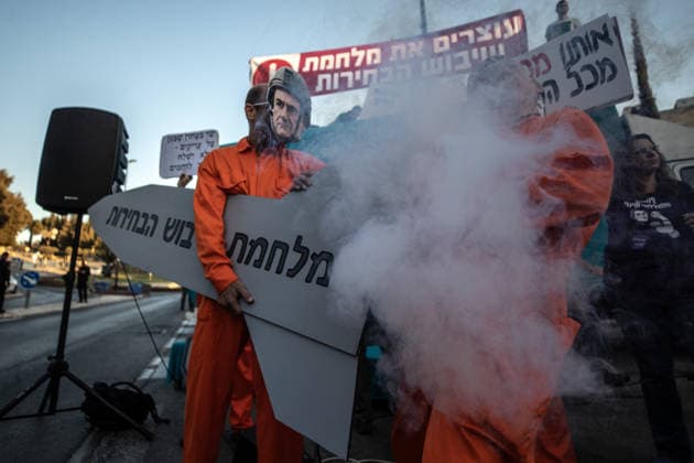 Israelis protest alleged election delay outside Knesset in West Jerusalem JERUSALEM - SEPTEMBER 17: People display models representing warplanes and missiles as Israelis gather outside the Knesset to protest what they allege are attempts by the government of Prime Minister Benjamin Netanyahu to delay the elections or disrupt the electoral process in Jerusalem, on September 17, 2026. Protesters carry banners reading No to war, yes to elections and Our children deserve better, calling for the elections to be held on time. Mostafa Alkharouf Anadolu Jerusalem Israel. Editorial use only. Please get in touch for any other usage.  Copyright: x2026xAnadoluxMostafaxAlkharoufx