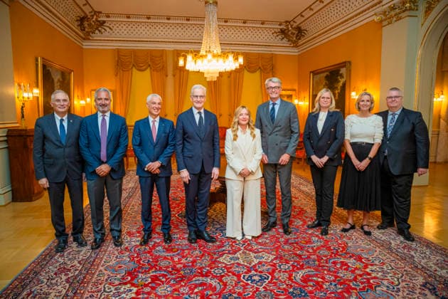 Italias statsminister besoker Norge Oslo 20260917. Italias statsminister Giorgia Meloni og statsminister Jonas Gahr Store (Ap) hilser pa representanter fra italiensk og norsk naeringsliv i regjeringens representasjonsanlegg i Parkveien torsdag ettermiddag. Foto: Stian Lysberg Solum NTB POOL Oslo Norge Ms2zLrMiMxU EDITORIAL USE ONLY Ref:_POLMs2zLrMiMxU.jpg Copyright: xStianxLysbergxSolumx xNTBx