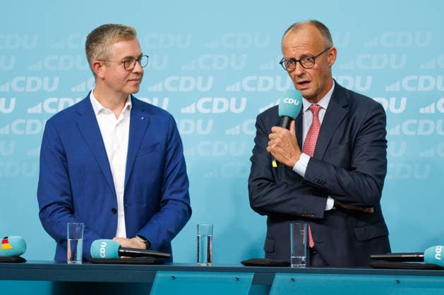 72 Stunden vor Schließung der Wahllokale lädt die CDU Berlin zum Wahlkampf-Schlussspurt ein 72 Stunden vor Schließung der Wahllokale lädt die CDU Berlin zum Wahlkampf-Schlussspurt mit Bundeskanzler Friedrich Merz und dem Spitzenkandidaten der CDU Berlin, Stefan Evers, in das Konrad-Adenauer-Haus ein. Unter dem Titel Extremisten von der Macht fernhalten. Lösungen aus der Mitte. am 17.09.2026 in Berlin. Bundeskanzler Friedrich Merz spricht zu den Anwesenden. Berlin Berlin Deutschland CDU-Bundesgeschäftsstelle (Konrad-Adenauer-Haus)