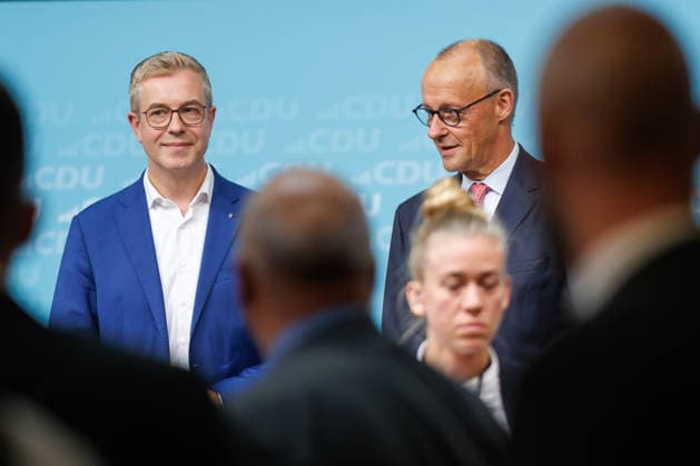 72 Stunden vor Schließung der Wahllokale lädt die CDU Berlin zum Wahlkampf-Schlussspurt ein 72 Stunden vor Schließung der Wahllokale lädt die CDU Berlin zum Wahlkampf-Schlussspurt mit Bundeskanzler Friedrich Merz und dem Spitzenkandidaten der CDU Berlin, Stefan Evers, in das Konrad-Adenauer-Haus ein. Unter dem Titel Extremisten von der Macht fernhalten. Lösungen aus der Mitte. am 17.09.2026 in Berlin. Bundeskanzler Friedrich Merz spricht zu den Anwesenden. Berlin Berlin Deutschland CDU-Bundesgeschäftsstelle (Konrad-Adenauer-Haus)