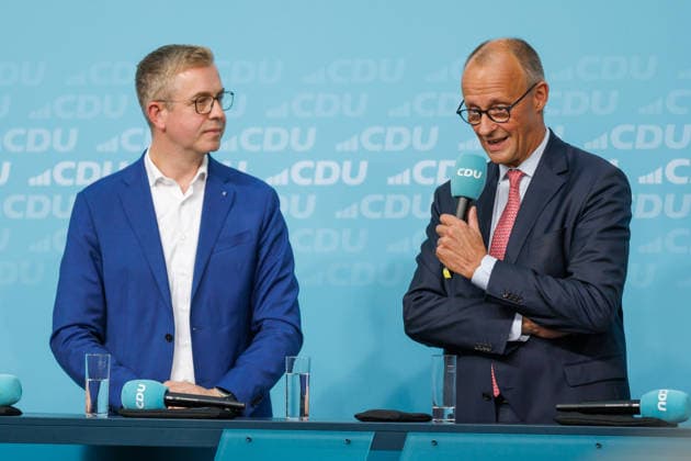 72 Stunden vor Schließung der Wahllokale lädt die CDU Berlin zum Wahlkampf-Schlussspurt ein 72 Stunden vor Schließung der Wahllokale lädt die CDU Berlin zum Wahlkampf-Schlussspurt mit Bundeskanzler Friedrich Merz und dem Spitzenkandidaten der CDU Berlin, Stefan Evers, in das Konrad-Adenauer-Haus ein. Unter dem Titel Extremisten von der Macht fernhalten. Lösungen aus der Mitte. am 17.09.2026 in Berlin. Bundeskanzler Friedrich Merz spricht zu den Anwesenden. Berlin Berlin Deutschland CDU-Bundesgeschäftsstelle (Konrad-Adenauer-Haus)