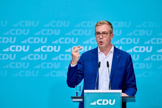 Spitzenkandidat Stefan Evers bei der abschließenden Wahlkampfveranstaltung der CDU anlässlich der bevorstehenden Berliner Abgeordnetenhauswahl im Konrad-Adenauer-Haus in Berlin. Lead candidate Stefan Evers at the CDU’s final campaign rally ahead of the upcoming Berlin House of Representatives election at the Konrad-Adenauer-Haus in Berlin. snapshot-photography F.Boillot
