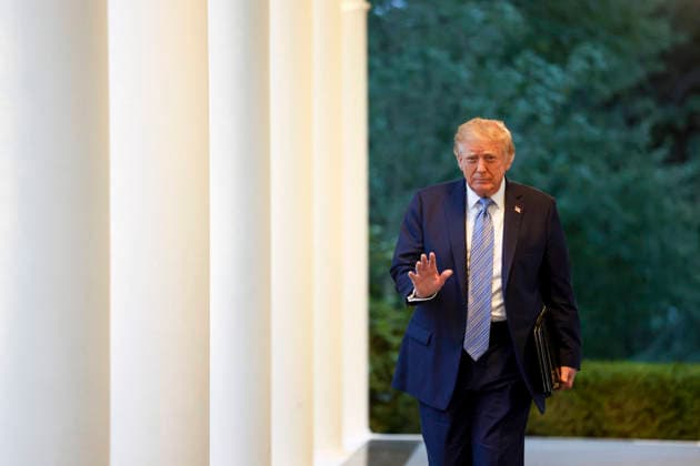 US President Trump speaks to hunters and fisherman in the Rose Garden US President Donald Trump arrives to deliver remarks to more than 100 hunters and fisherman at a dinner in the Rose Garden of the White House in Washington, DC, USA, 17 September 2026. The president spoke about lifting Biden-era restrictions on hunting and fishing on public lands. WASHINGTON DISTRICT OF COLUMBIA United States  Copyright: xPool ABACAx
