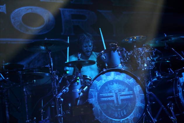 Pete Webber von der Band Fear Factory bei einem Konzert im Huxleys Neue Welt in Berlin, 17. September 2026. Fear Factory Konzert Berlin