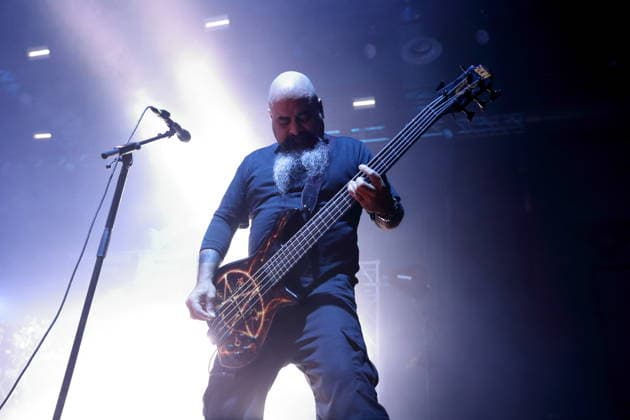 Tony Campos von der Band Fear Factory bei einem Konzert im Huxleys Neue Welt in Berlin, 17. September 2026. Fear Factory Konzert Berlin