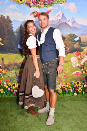 Sarah Engel mit Freund 2. HeidiFest by Heidi Klum Pre-Oktoberfest-Event RTL Hofbräuhaus München 17. Sept. 2026