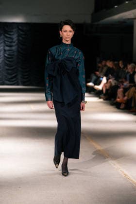 LFW - Mithridate Runway A model walks the runway at the Mithridate show during London Fashion Week September 2026 at The Banking Hall in London, England on September 17, 2026. Photo by LounisPhotography ABACAPRESS.COM London United Kingdom  Copyright: xLounisPhotography ABACAx