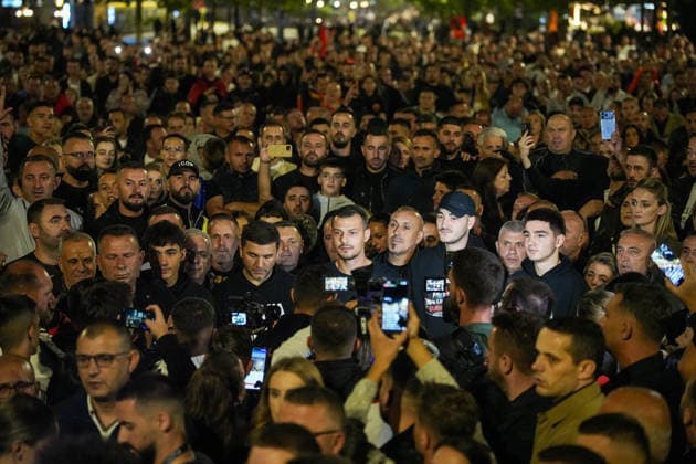 Kosovo Liberation Army protest in Prishtina, Kosovo Endrit Thaci (C), son of Hashim Thaci, is seen heading demonstrators as gather at Pristina s Skanderbeg square during a second consecutive day of protests in Prishtina, Kosovo, September 17, 2026, following the conviction of four former Kosovo Liberation Army (KLA) leaders by the Kosovo Specialist Chambers in The Hague. Demonstrations continued in the Kosovo capital after former president Hashim Thaci and Jakup Krasniqi were sentenced to 25 years in prison each, Kadri Veseli to 18 years and Rexhep Selimi to 13 years for war crimes linked to the 1998 99 Kosovo conflict. All four were acquitted of crimes against humanity. Pristina Kosovo  Copyright: xMatrixxImages ErmalxMetax