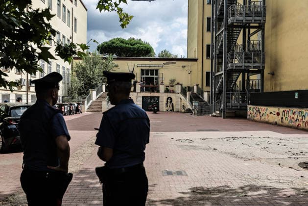 September 18, 2026, Rome, Italia, Italy: A 13-year-old student stabbed his teacher in class and sprayed pepper spray at the Verga Institute in Largo Cocconi, in the Collatina area of Rome, September 18, 2026. Rome Italy  - ZUMAa289 20260918_zia_a289_042 Copyright: xFrancescoxFotiax xAgfx