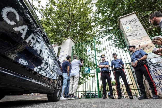 September 18, 2026, Rome, Italia, Italy: A 13-year-old student stabbed his teacher in class and sprayed pepper spray at the Verga Institute in Largo Cocconi, in the Collatina area of Rome, September 18, 2026. Rome Italy  - ZUMAa289 20260918_zia_a289_047 Copyright: xFrancescoxFotiax xAgfx