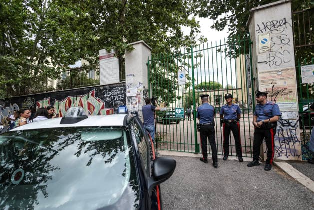September 18, 2026, Rome, Italia, Italy: A 13-year-old student stabbed his teacher in class and sprayed pepper spray at the Verga Institute in Largo Cocconi, in the Collatina area of Rome, September 18, 2026. Rome Italy  - ZUMAa289 20260918_zia_a289_049 Copyright: xFrancescoxFotiax xAgfx