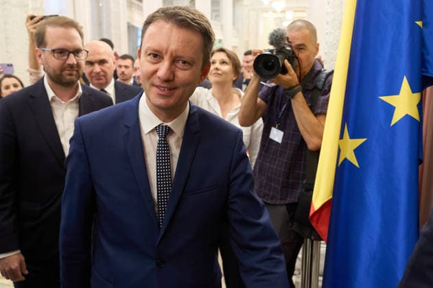 Romania PM Bid: Muresan First Public Appearance Bucharest, Romania. 18th Sep, 2026: Siegfried Muresan, Romania s prime minister candidate, leaves after delivering a press statement at the Romanian Senate. Muresan, National Liberal Party (PNL) MEP, is the third candidate nominated by the Romanian president in an attempt to secure a majority vote in Parliament. Today is the 136th day without a full‘term prime minister, after the Bolojan government was dismissed in a no-confidence vote. Bucharest Romania Copyright: xLucianxAlecux