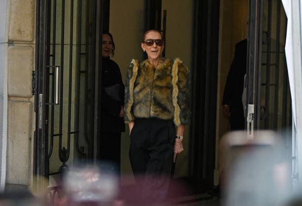 Celine Dion Leaves Her Hotel - Paris Celine Dion she spend time with fans before going to the venue, at hotel Royal Monceau in Paris, France on September 18, 2026. Photo by Lionel Urman ABACAPRESS.COM Paris France  Copyright: xUrmanxLionel ABACAx