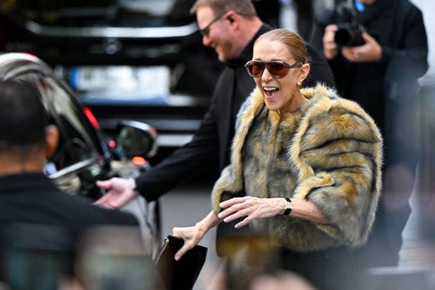 Celine Dion Leaves Her Hotel - Paris Celine Dion she spend time with fans before going to the venue, at hotel Royal Monceau in Paris, France on September 18, 2026. Photo by Lionel Urman ABACAPRESS.COM Paris France  Copyright: xUrmanxLionel ABACAx