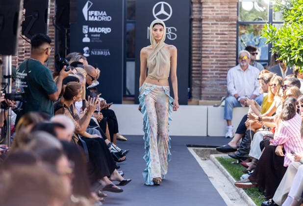 Custo Fashion Show at MBFW 2026 A model during the Custo Barcelona fashion show as part of Mercedes-Benz Fashion Week at Nebrija University on September 18, 2026, in Madrid, Spain. Custo presents its Spring Summer 2027 collection, titled Unexpected. The Catalan designer conceives this collection as an emotional manifesto to combat routine in the way we dress. SEPTEMBER 18, 2026, Madrid, Spain  Copyright: xEduardoxParrax 7783766