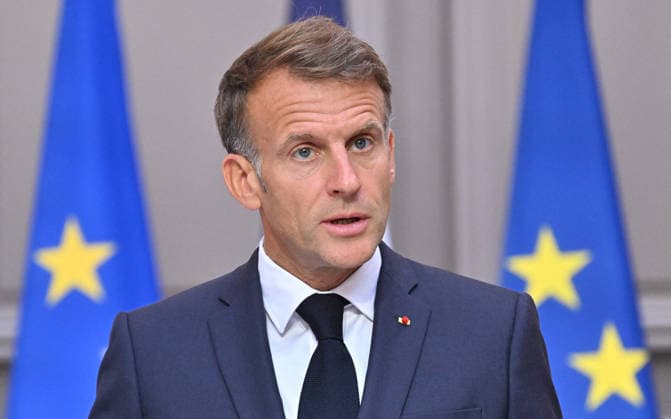 French President Emmanuel Macron speaks at a press conference following a meeting on the geopolitical situation and its consequences, which brought together candidates for the 2027 presidential election and party leaders at the Élysée Palace in Paris, France, on September 18, 2026. Emmanuel Macron called for the development of a plan to protect our critical infrastructure against Russian hybrid attacks. France’s President Emmanuel Macron addresses the audience during a press conference following a meeting with candidates for the 2027 presidential election and party leaders focused on the geopolitical situation and its consequences, at the Élysée Palace in Paris, France, on September 18, 2026. Emmanuel Macron requested the preparation of a  Copyright: xChristianxLiewigx xBestimagexChristianxLiewigx xBestimagex