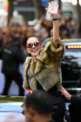Céline Dion was cheered by her fans as she left the Royal Monceau Hotel in Paris, before heading to the Plenitude Arena at Paris La Défense for her third concert, September 16, 2026 Lionel Urman Bestimage Céline Dion is cheered by fans as she leaves the Royal Monceau Hotel in Paris, before heading to the Plenitude Arena at Paris La Défense for her third concert date on September 18, 2026, Paris, France  Copyright: xLIONELxURMANxx xBESTIMAGExLIONELxURMANxx xBESTIMAGEx