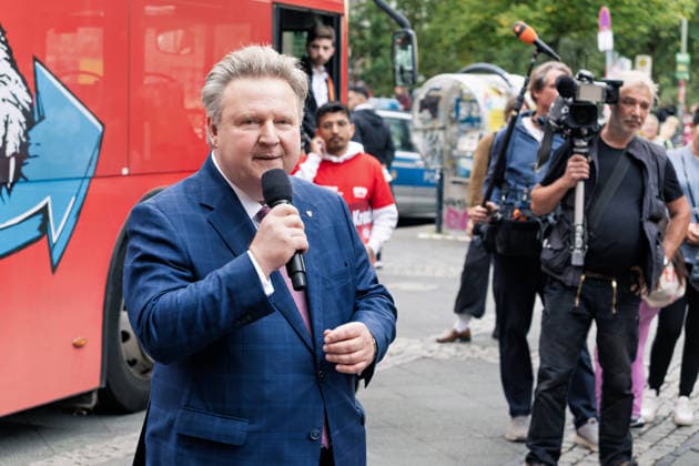 Berlin,18.09.2026, Wahlkampfabschluss der Berliner SPD mit Steffen Krach zur bevorstehenden Wahl zum Abgeordnetenhaus am 20.09.2026 am Stuttgarter Platz Wilmersdorfer Straße,Michael Ludwig (SPÖ), Bürgermeister und Landeshauptmann von Wien u.a