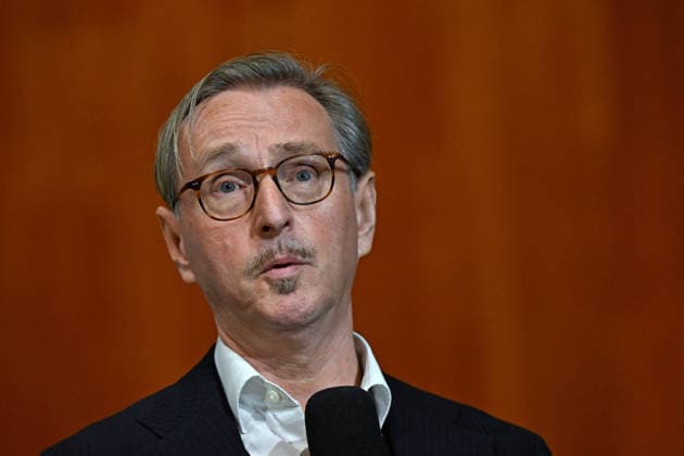 Pressekonferenz zur Vorstellung des designierten Intendanten der Salzburger Festpiele im Grossen festspielhaus in Salzburg, fotografiert am 18.09.26. Das Bild zeigt den designierten Intendanten (ab 1.1.2027) der Salzburger Festspiele, den Belgier Peter de Caluwe im Portrait 2026 - Pressekonferenz zur Vorstellung des designierten Intendanten der Salzburger Festpiele im Grossen festspielhaus in Salzburg, am 18.09.26