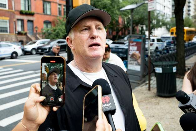 September 18, 2026, New York City, New York, United States: MICHAEL RAPAPORT, American actor and comedian, speaking with reporters at a rally against antisemitism in Carl Schurz Park outside Gracie Mansion in New York City. New York City United States - ZUMAb161 20260918_aap_b161_008 Copyright: xMichaelxBrochsteinx