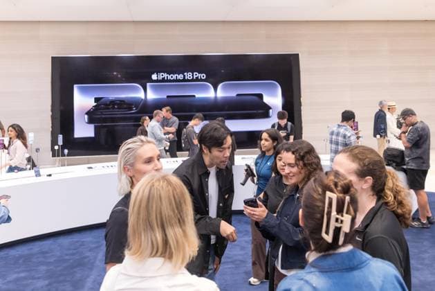 Apple Store on Fifth Avenue in New York City, United States Apple Store on Fifth Avenue in New York City, United States, on September 18, 2026. Apple begins selling the iPhone 18 lineup. NEW YORK NY UNITED STATES Copyright: xVANESSAxCARVALHOx