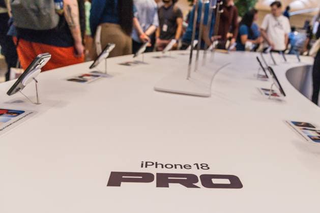Apple Store on Fifth Avenue in New York City, United States Apple Store on Fifth Avenue in New York City, United States, on September 18, 2026. Apple begins selling the iPhone 18 lineup. NEW YORK NY UNITED STATES Copyright: xVANESSAxCARVALHOx