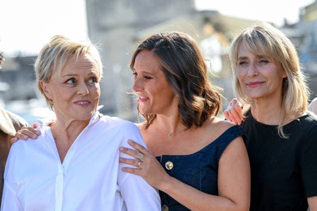 La Rochelle TV Fiction Festival 2026 Photocall September 18, 28th La Rochelle TV Fiction Festival 28th edition of the La Rochelle TV Fiction Festival Photocall for A la vie Muriel Robin, Julie de Bona 459756 September 18, 2026 France  Copyright: xBarbaraxNeymanx xStarfacex STAR_459756_305
