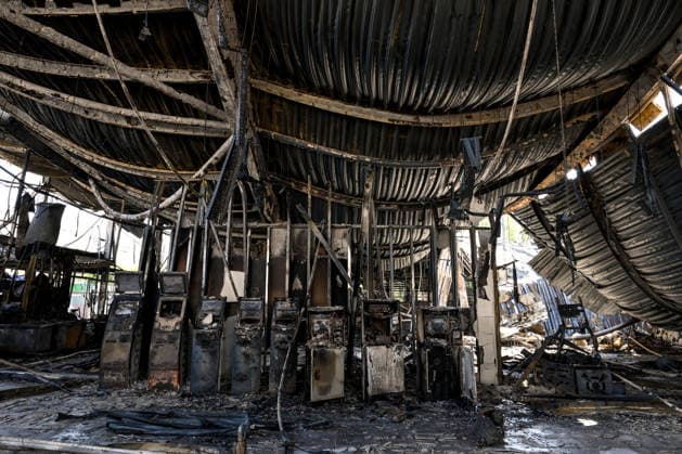 The Amstor shopping centre is destroyed by a Russian drone attack in the Khortytskyi district, Zaporizhzhia, Ukraine, September 18, 2026. Rescuers extinguished a fire covering more than 10,000 square metres. The constant threat of repeated Russian strikes hampered operations, forcing firefighters to retreat to shelters. The shopping centre was destroyed, and one person was injured. (Photo by Dmytro Smolienko Ukrinform) Russian army strikes shopping centre in Zaporizhzhia  Copyright: xDmytroxSmolienkox