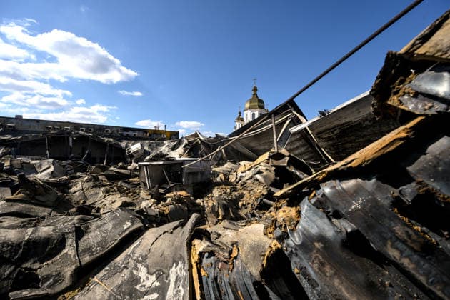 The Amstor shopping centre is destroyed by a Russian drone attack in the Khortytskyi district, Zaporizhzhia, Ukraine, September 18, 2026. Rescuers extinguished a fire covering more than 10,000 square metres. The constant threat of repeated Russian strikes hampered operations, forcing firefighters to retreat to shelters. The shopping centre was destroyed, and one person was injured. (Photo by Dmytro Smolienko Ukrinform) Russian army strikes shopping centre in Zaporizhzhia  Copyright: xDmytroxSmolienkox