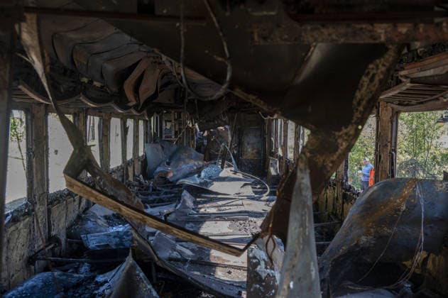 Russians attack on a commuter passenger train in Kharkiv KHARKIV, UKRAINE - SEPTEMBER 18 Officials investigate the train following a Russian attack on a commuter passenger train at the Lypkuvativka railway station with a Geran-4 jet drone in Kharkiv, Ukraine on September 18, 2026. Eight people were injured and a 30-year-old passenger was killed. The attack caused a fire in two train cars. Serhii Masin Anadolu Kharkiv Ukraine. Editorial use only. Please get in touch for any other usage.  Copyright: x2026xAnadoluxSerhiixMasinx