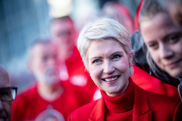 Ministerpräsidentin und SPD-Spitzenkandidatin Manuela Schwesig auf der Wahlkampfveranstaltung in Rostock-Warnemünde;Abschlusskundgebung der SPD am Leuchtturm von Warnemünde zur Landtagswahl in Mecklenburg-Vorpommern, Rostock-Warnemünde Mecklenburg-Vorpommern Deutschland Leuchtturm