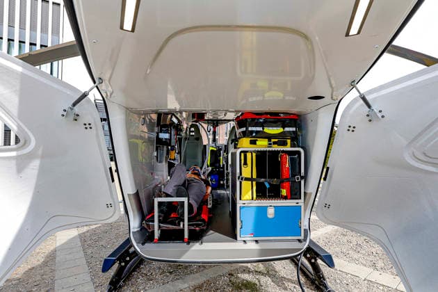 AirMed World Congress 2026 AirMed World Congress 2026: Airbus H 140, neue Generation, Heck, Flügeltüren zum Einladen von Patienten auf einer Trage mit größerer Höhe München Bergson Kunstkraftwerk Bayern Germany