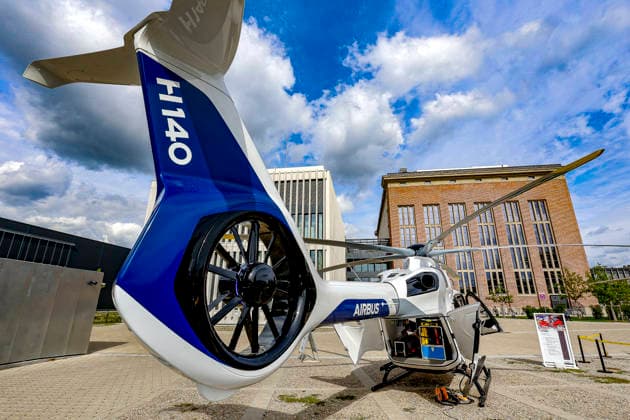 AirMed World Congress 2026 AirMed World Congress 2026: Airbus H 140, neue Generation, Heckansicht mit Feneston als München Bergson Kunstkraftwerk Bayern Germany
